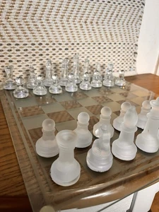 Juego de ajedrez de vidrio esmerilado y transparente tablero de 14x14" con caja completa - Imagen 1 de 6