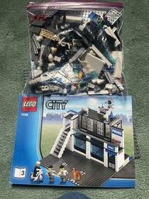 LEGO CITY: Police Station (7498)
