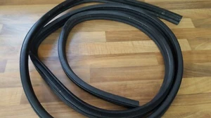 FORD SIERRA XR4x4 COSWORTH MK2 DRIVERS FRONT DOOR RUBBER VERY GOOD - Picture 1 of 1