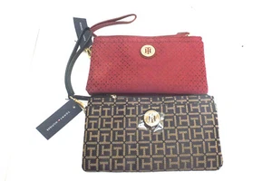 TOMMY HILFIGURE Wonen's Wristlet Double Zip New - Picture 1 of 7