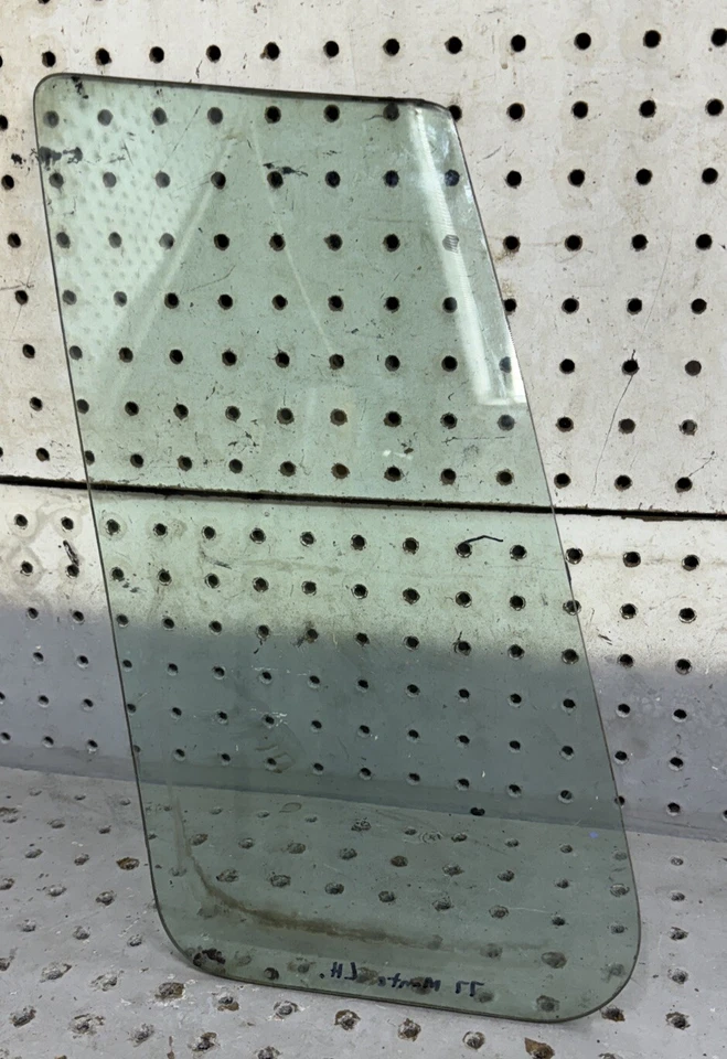 1973 - 1977 Chevy Monte Carlo LH Driver Side quarto de vidro 2dr - Imagem 1 de 1