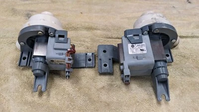 Bombas de drenaje izquierda y derecha para lavadora Kenmore Whirlpool W10581874 W10597577 Foto 1 de 4