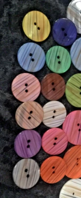 Italian Shell Horizontal Stripes Buttons 23mm 13 Colours - Image 1 of 4