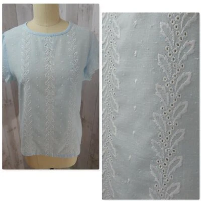 Blusa Vintage Años 60 Azul Pálido Bordado Ojales Años 50 Pinup Top 37B S/M Foto 1 de 4