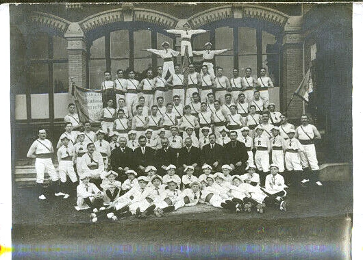 MAGENTA GYMASTIQUE  - Photo 1/1