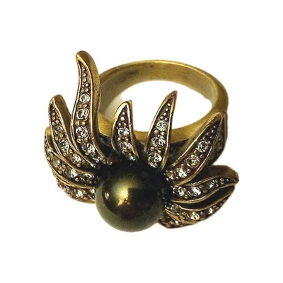 Anillo Heidi Daus Estrella Sublime Tono Dorado Con Perla de Oliva Imitación y Cristales Talla 7.5 Foto 1 de 4