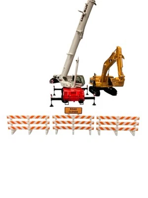 50:1 Scale Type III Barricade 3 Pack with Road Closed Sign - Image 1 of 4