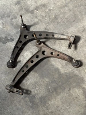 JUEGO DE BRAZOS DE CONTROL DELANTEROS BMW E30 88-92 325IX GENUINO OEM IZQUIERDO DERECHO PAR Foto 1 de 4