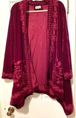 Cárdigan Time For Me Borgoña Terciopelo Bordado En Cascada Frente Abierto Talla 2X Foto 1 de 4