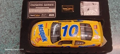 Banco de propietarios de calibre de equipo 2001 fundido a presión Jeff verde #10 Nesquik 192 Foto 1 de 4