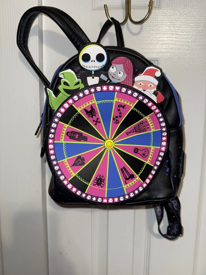 Mini mochila Loungefly Disney Pesadilla antes de Navidad Oogie Boogie Wheel  Foto 1 de 3