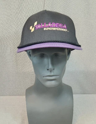 Gorra de colección negra púrpura dorada Talladega Super Speedway American Needle Foto 1 de 4