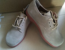 New girls boys Willits uniform shoes tan suede sz 13.5Ee Tommy model sole 8 3/4"