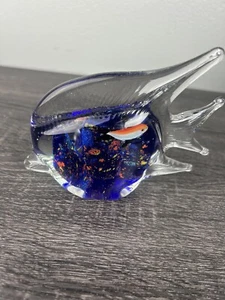 Mundgeblasener Kunstglas Fisch mit buntem Innen Murano Stil Briefbeschwerer Dekor - Bild 1 von 7