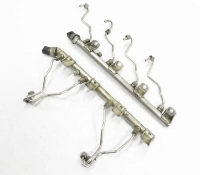 BMW ACTIVE HYBRID 7 (F04) 2011 4,4 L motor N63 juego de rieles de combustible - 2 con líneas de inyector Foto 1 de 4