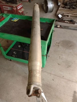 Rear Drive Shaft 2WD Fits 15-17 ESCALADE ESV 697131 Foto 1 de 4