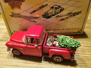 Models of Yesteryear YSC 02 1955 Chevrolet 3100 Christmas Pickup - Bild 1 von 4