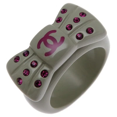 Anillo de plástico Chanel cinta de diamantes de imitación para mujer, talla 13,5 Foto 1 de 4