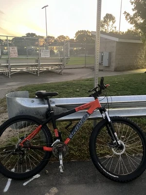 Bicicleta de montaña Specialized Rockhopper Comp 29 suspensión delantera - precio regular - $950 Foto 1 de 4