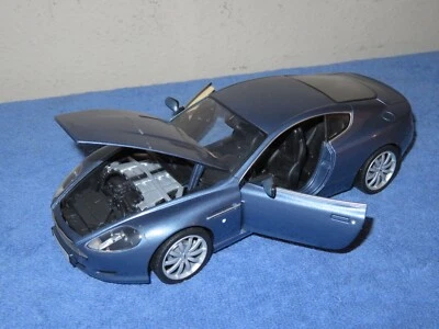 JUNKER ASTON MARTIN DB9 MOTOR MAX 1:18 APERTURA CAPÓ Y PUERTAS Foto 1 de 4