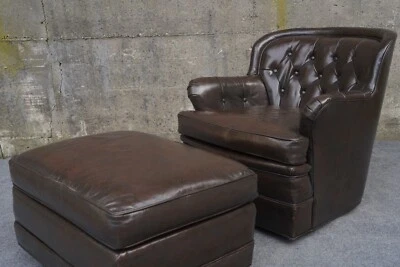 Silla otomana Mid Century Henredon Porter de cuero acolchada con barril rodante Foto 1 de 4