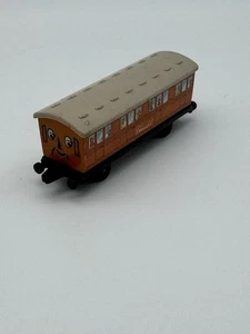 Coche de pasajeros Ertl Annie Thomas el tren vintage 1987 - Imagen 1 de 6