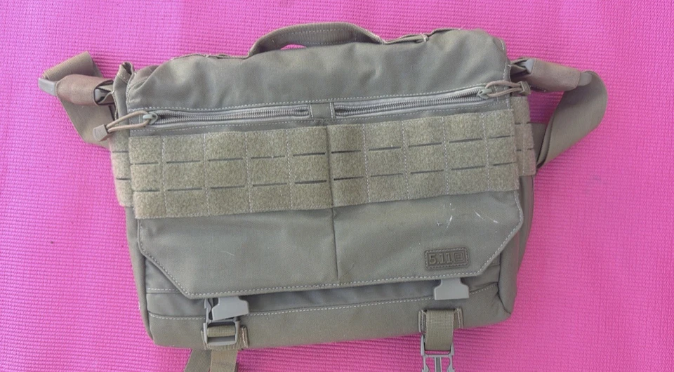 Bolso Mensajero Molle Táctico 5.11 Foto 1 de 4