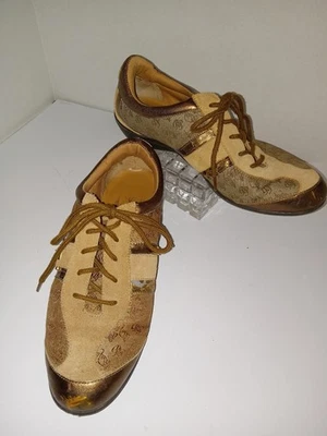 Vintage Baby Phat women's sneaker - size 8.5 - Imagem 1 de 4