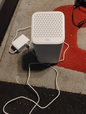 Comcast Xfinity XB7-CM GIGABIT Modem WiFi Router with Power Cord Works Great - Image 1 of 4