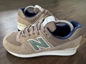 NEW BALANCE 574 Scarpe da Ginnastica Uomo Running, Marrone/Verde - Taglia 7 - Foto 1 di 12