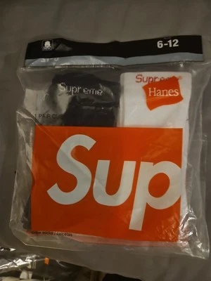 2 PAIR CUSHION CREW SOCKS SUPREME WHITE AND BLACK - Image 1 of 2