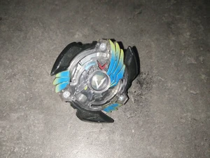 toupie BEYBLADE – HASBRO / TOMY – DOOMSCIZOR D2 force jaggy - starter pack color - Picture 1 of 4