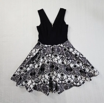 Vestido Haute Monde Fit & Flare para mujer L negro blanco bordado usado en excelente estado LN Wimsygoth Foto 1 de 4
