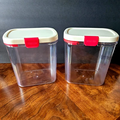 Juego de 2 soluciones de preparación de Progressive 3,8 QT Harina Keeper con 1 Nivelador incorporado. Foto 1 de 4