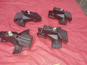 Set 4 Thule Traverse Feet Foot Pack Roof Rack Towers Square Bar Mount  - Picture 1 of 14