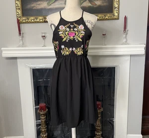 Shein Damen Sommerkleid mit Blumenstickerei Größe Small - Bild 1 von 8