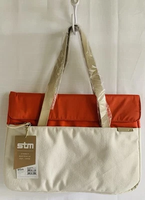 STM Sydney Australia Grace Funda Deluxe para Laptop 15" Bolso de Mano Coral Crema Foto 1 de 4