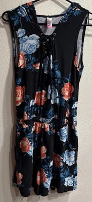 Mameluco sin mangas floral negro M No Boundaries Girls con capucha lazo bolsillo delantero Foto 1 de 4