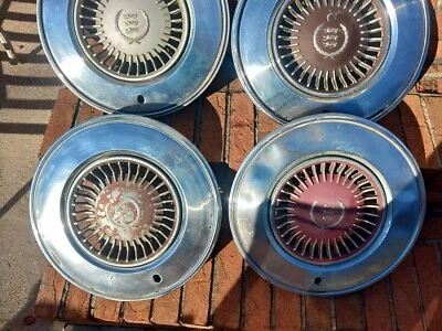 "Cuatro tapacubos Ford LTD 500 1975-1978 Galaxie Country Squire 15"" H 735 D7AZ1130A Foto 1 de 4