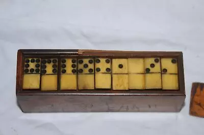 Dominopsiel Antik Im Holzkasten Alt • 1€