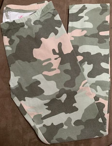 GIRLS LEGGINGS SIZE 10/12 CAMO GREEN SUPER CUTE!! - Picture 1 of 2