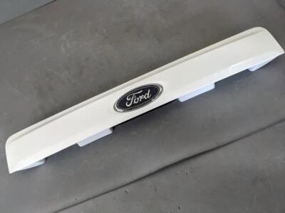 Manija de puerta levadiza puerta trasera Ford Windstar 99-03 con moldura de emblema WT Foto 1 de 4