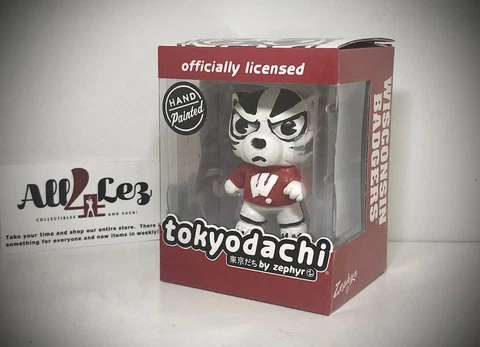 WI BADGERS MASCOT BUCKY LICENSED TOKYODACHI FIGURE STATUE by ZEPHYR ~ NIB Cover