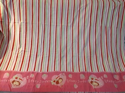 Franco Strawberry Shortcake Doble Rayas Planas Borde Estampado Algodón/Poliéster 2008  Foto 1 de 4