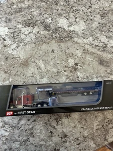 Remolque Kenworth W900L Landoll 440B-50CA 1/64 negro/rojo eje de viaje 60-2034 - Imagen 1 de 6