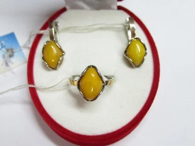 Silver set 925, 375 gold, amber, 6,36 gr., ring size 7,5. Foto 1 de 4