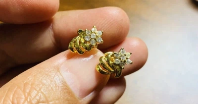 14K Saudi Real Gold Women's With Real Earring 4.11g 8mm Wide - Image 1 of 4