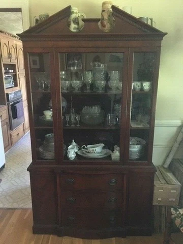 Drexel  Georgian Style Mahogany China Cab Cover