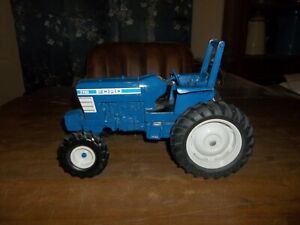 Vintage 1/16 Ford 7710 MFD ROPS Farm Toy Tractor Ertl Diecast !
