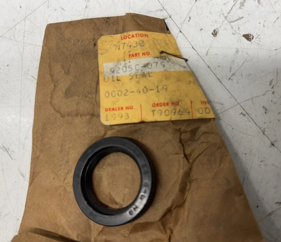 PUNTOS DE INTERRUPTOR DE ÁRBOL DE LEVAS MOTOR KAWASAKI NUEVO SELLO DE ACEITE KL250 KZ250 KLR250 KLT200 Foto 1 de 1